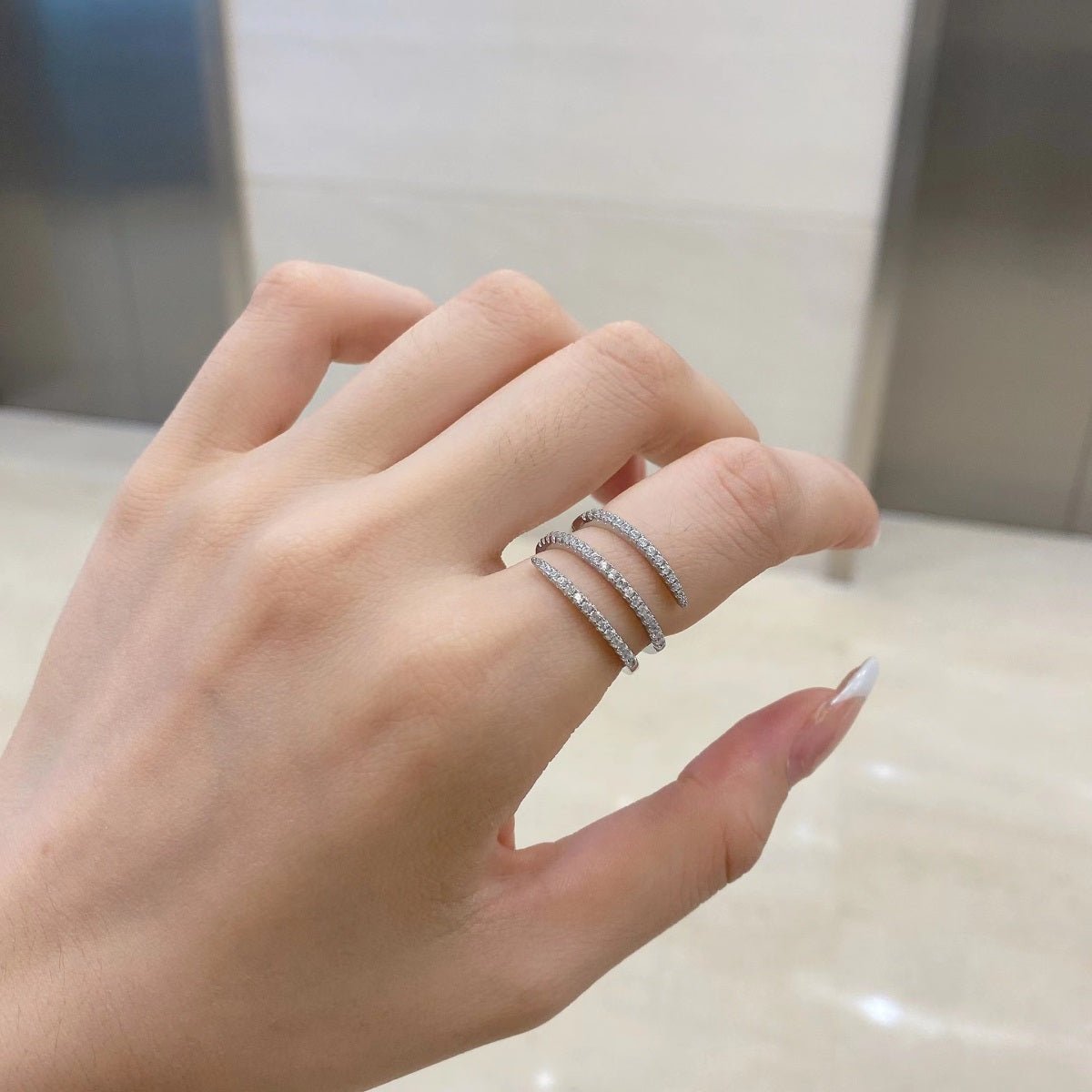 Anillo Brillo Espiral
